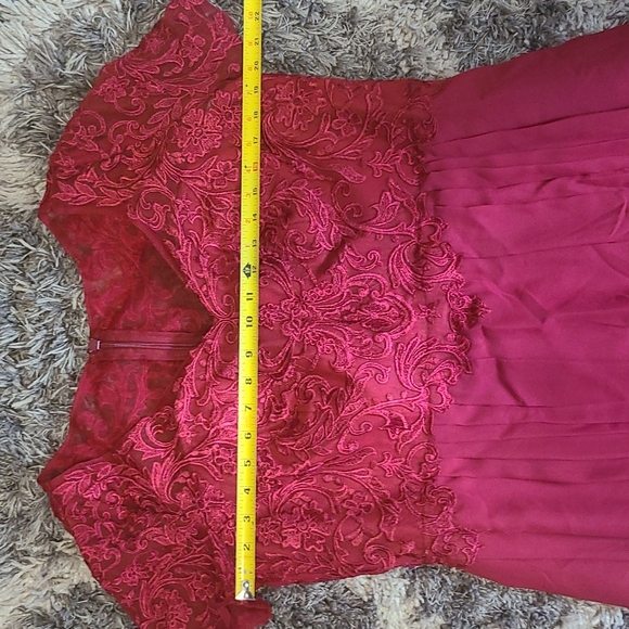 Formal Dress - Picture 3 of 4